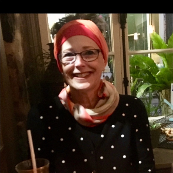 Meet your Posher, Robin - Picture 2 of 2